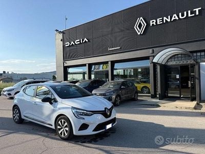 Usata Renault Clio V Equilibre 90 CV (66 kW) 2023 Bianco pastello Berlina
