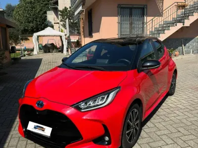 Usata Toyota Yaris Hybrid Style 92 CV (67 kW) 2022 Rosso Berlina