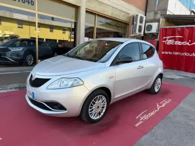 Usata Lancia Ypsilon Gold 69 CV (50 kW) 2017 Antracite Utilitaria