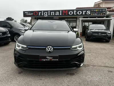 Usata VW Golf VIII R 320 CV (235 kW) 2022 Nero Berlina