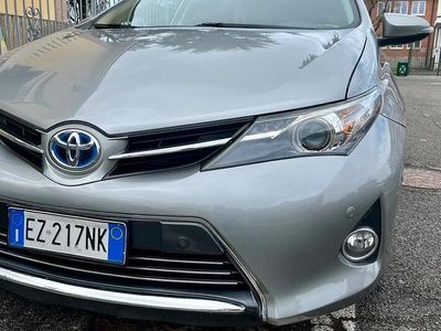 Toyota Auris Hybrid