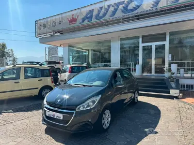 Usata Peugeot 208 75 CV (55 kW) 2016 Nero Utilitaria
