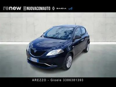 Usata Lancia Ypsilon Silver 69 CV (50 kW) 2018 Blu scuro Utilitaria