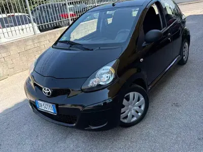 Usata Toyota Aygo Sol 68 CV (50 kW) 2009 Nero Utilitaria
