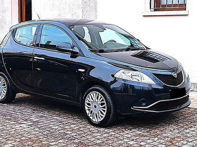 Usata Lancia Ypsilon Silver 69 CV (50 kW) 2018 Nero Utilitaria