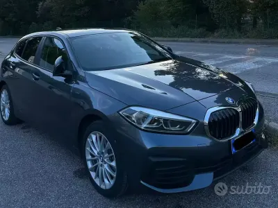Usata BMW 116 Advantage 116 CV (85 kW) 2019 Grigio Utilitaria