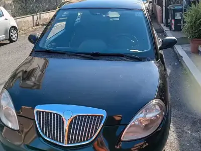 Usata Lancia Ypsilon 60 CV (44 kW) 2007 Nero Utilitaria