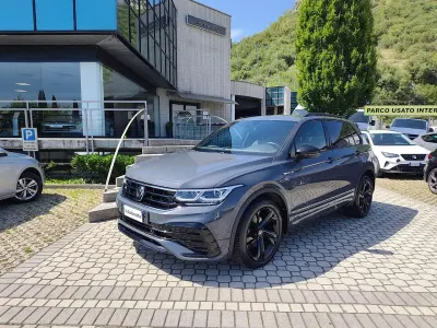 Usata VW Tiguan R-line 150 CV (110 kW) 2023 Grigio SUV
