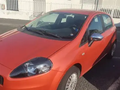 Usata Fiat Grande Punto Active 75 CV (55 kW) 2007 Arancione Utilitaria