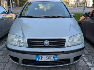 Usata Fiat Punto 60 CV (44 kW) 2004 Grigio Utilitaria