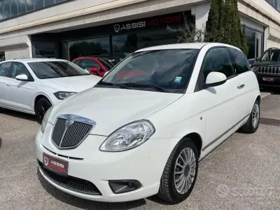 Usata Lancia Ypsilon 75 CV (55 kW) 2011 Bianco Utilitaria