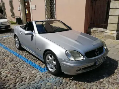 Usata Mercedes SLK200 163 CV (119 kW) 2000 Argento Cabrio