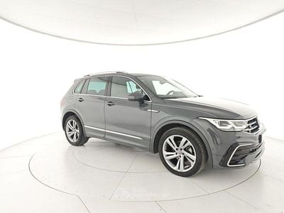 Usata VW Tiguan R-line 150 CV (110 kW) 2023 Grigio scuro SUV