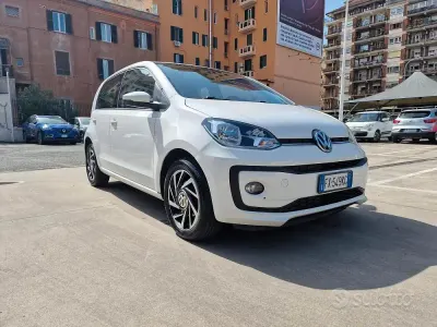 Usata VW up! move up! 60 CV (44 kW) 2019 Bianco Utilitaria