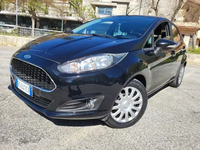 Usado Ford Fiesta 60 CV (44 kW) 2016 Negro Utilitario