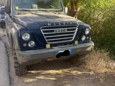 Usata Iveco Massif 145 CV (106 kW) 2010 Bluazzurro SUV