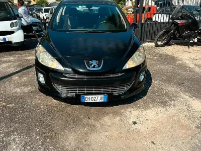 Usata Peugeot 308 Active 120 CV (88 kW) 2011 Nero Berlina