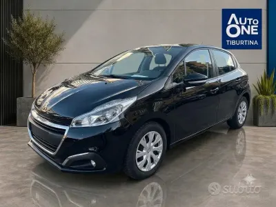 Usata Peugeot 208 Allure 82 CV (60 kW) 2018 Nero Utilitaria