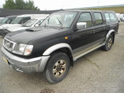 Usata Nissan Navara 103 CV (75 kW) 2001 Nero pastello Pick-up