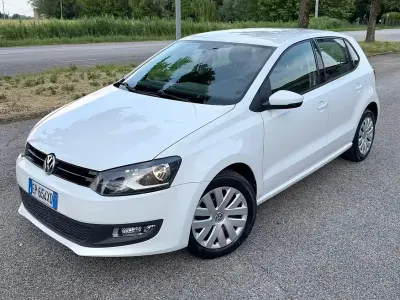 Usata VW Polo Comfortline 75 CV (55 kW) 2013 Bianco Utilitaria