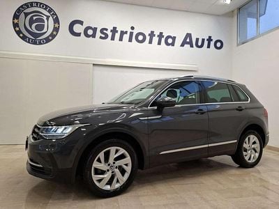 Usata VW Tiguan Life 150 CV (110 kW) 2022 Grigio SUV