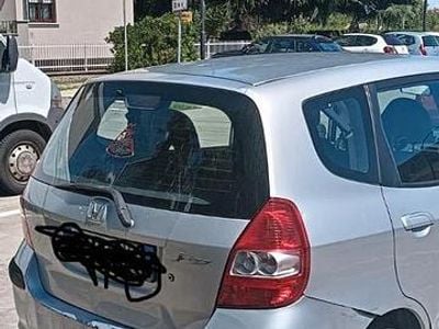 Usata Honda Jazz 78 CV (57 kW) 2002 Grigio Utilitaria