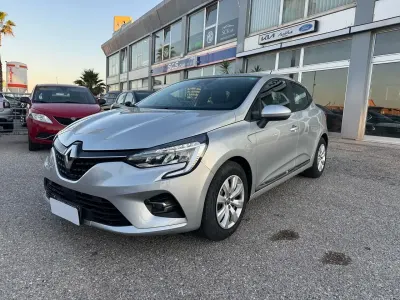 Usata Renault Clio IV Zen 101 CV (74 kW) 2019 Argento Berlina