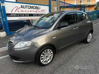 Usata Lancia Ypsilon Silver 69 CV (50 kW) 2013 Grigio scuro metallizzato Utilitaria