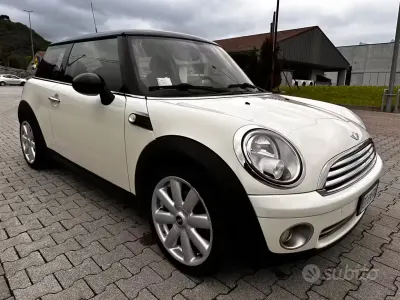 Begagnad Mini Cooper Coupé 120 HK (88 kW) 2008 Vit Sportkupé