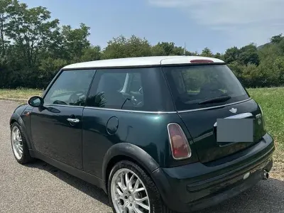 Usata Mini Cooper 116 CV (85 kW) 2003 Verde Utilitaria