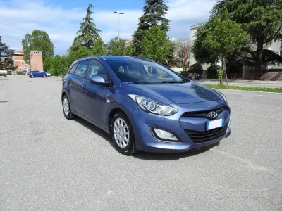Usata Hyundai i30 Comfort 110 CV (80 kW) 2013 Blu metallizzato Station wagon