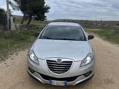 Usata Lancia Delta Gold 120 CV (88 kW) 2013 Argento Utilitaria