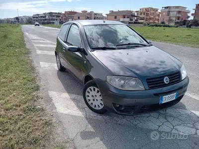 Usata Fiat Punto 60 CV (44 kW) 2004 Utilitaria