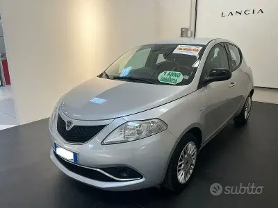 Usata Lancia Ypsilon Gold 69 CV (50 kW) 2017 Grigio Utilitaria