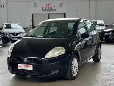 Usata Fiat Grande Punto Emotion 95 CV (69 kW) 2006 Grigio Utilitaria