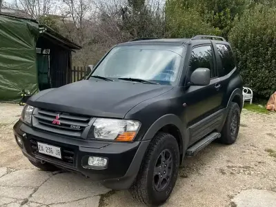 Usata Mitsubishi Pajero 160 CV (117 kW) 2001 Nero SUV
