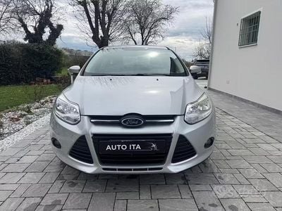 Usata Ford Focus 95 CV (69 kW) 2012 Grigio Berlina