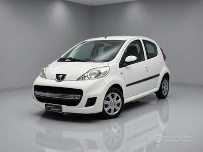 Usata Peugeot 107 Active 68 CV (50 kW) 2010 Bianco Utilitaria