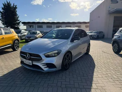 Käytetty Mercedes B200 150 HP (110 kW) 2019 Hopea Tila-auto