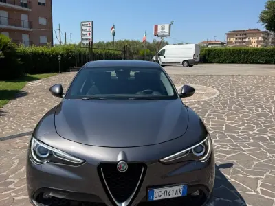 Usata Alfa Romeo Stelvio 190 CV (139 kW) 2021 Grigio SUV