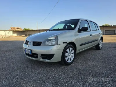 Usata Renault Clio II 58 CV (42 kW) 2009 Nero Berlina