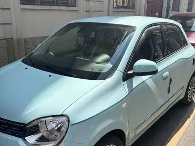 Usata Renault Twingo Intens 30 kW (42 CV) 2021 Blu/azzurro Utilitaria
