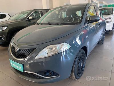 Usata Lancia Ypsilon 95 CV (69 kW) 2014 Grigio Utilitaria