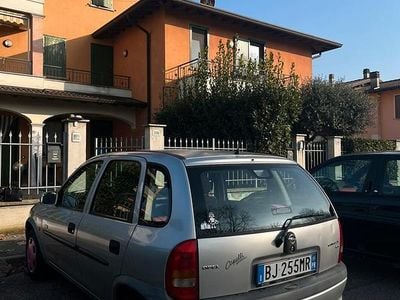 Usata Opel Corsa Edition 2000 Grigio Berlina