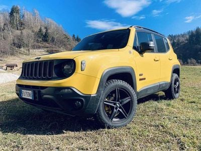 Usata Jeep Renegade Trailhawk 170 CV (125 kW) 2016 Giallo SUV