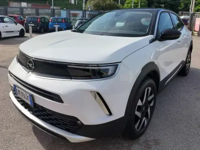 Usata Opel Mokka Elegance 131 CV (96 kW) 2022 Bianco SUV