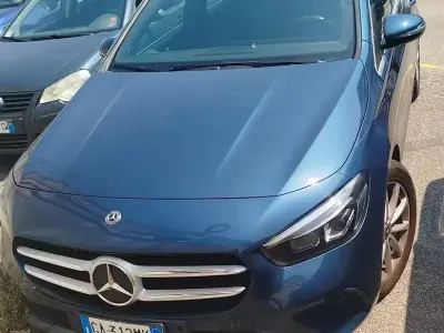Usata Mercedes 180 116 CV (85 kW) 2020 Bluazzurro Berlina