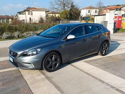 Usata Volvo V40 R-Design 120 CV (88 kW) 2015 Grigio Berlina
