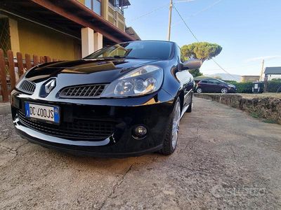 Usata Renault Clio II 197 CV (144 kW) 2006 Nero Berlina