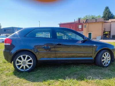 Usata Audi A3 105 CV (77 kW) 2004 Grigio Utilitaria